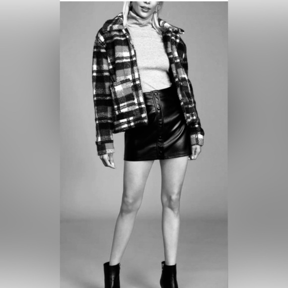 NWT Lulus Most Fab Vegan Leather Button-Front Mini Skirt Gray Various Sizes - Picture 12 of 13